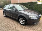 Audi A3 1.6 Attraction, Auto's, Stof, Gebruikt, Beige, 4 cilinders