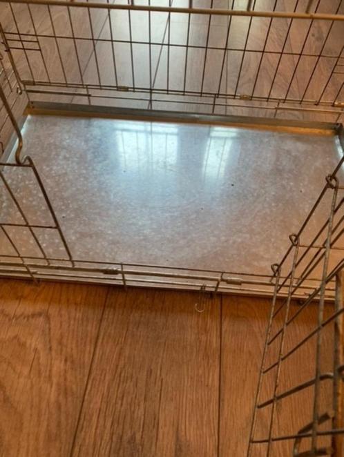 Te koop: Honden Bench 75cm lang x 51cm hoog x 47cm diep, Dieren en Toebehoren, Hondenbenches, Gebruikt, Ophalen