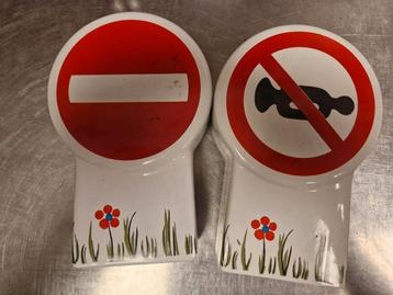 Spaarpotten verkeersborden beschikbaar voor biedingen