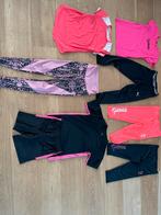 Sportkleding meisje 134/140 inclusief schoenen en voetbal, Ophalen of Verzenden, Gebruikt, Jongen of Meisje, Sport- of Zwemkleding