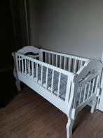 Antiek wit ledikantje / peuterbedje, Kinderen en Baby's, Kinderkamer | Bedden, Gebruikt, 70 tot 85 cm, Matras, 140 tot 160 cm