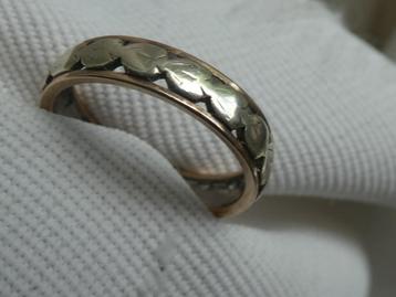 Gouden ring met geel en wit goud beschikbaar voor biedingen