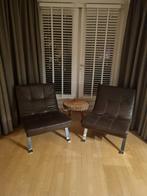 2 bruine lederlook stoelen, Huis en Inrichting, Stoelen, Ophalen of Verzenden, Bruin