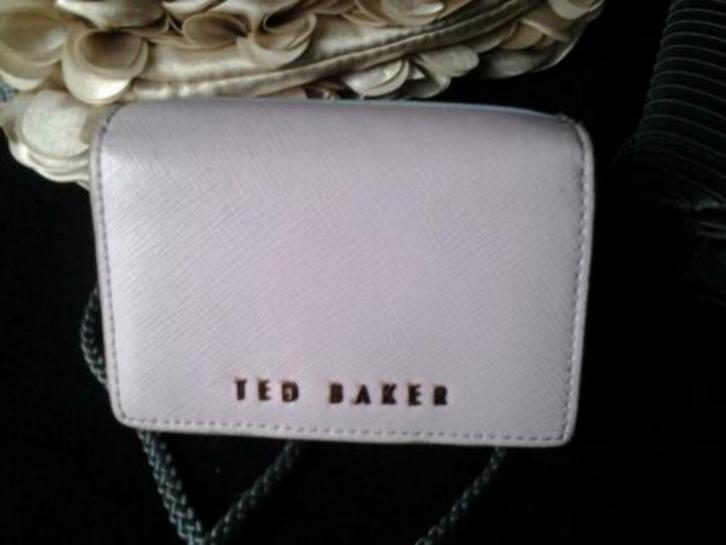 Ted Baker Leren Portemonnee Klassieke Tijd w Print Voering, Sieraden, Tassen en Uiterlijk, Portemonnees, Zo goed als nieuw, Paars