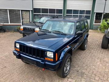 Jeep Cherokee Xj Classic 4.0 I AUT 2000 Blauw  beschikbaar voor biedingen