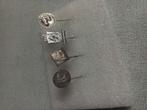 4 stuks speldjes van  diverse.paarden verenigingen., Verzamelen, Speldjes, Pins en Buttons, Ophalen of Verzenden, Zo goed als nieuw