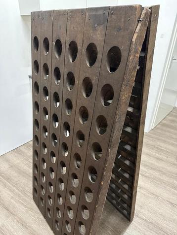 Houten Wijnrek voor 120 flessen beschikbaar voor biedingen