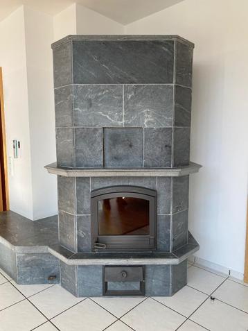 grote Tulikivi speksteenkachel 2800 kilo beschikbaar voor biedingen