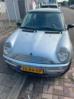 Mini 1.6 16V Cooper 2002 Grijs, Auto's, Mini, Voorwielaandrijving, 1025 kg, 15 km/l, 4 cilinders