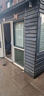 Gratis 2 kunstof kozijnen, Tuin en Terras, Tuinhuizen, Minder dan 250 cm, Kunststof, Ophalen of Verzenden, 1 raam