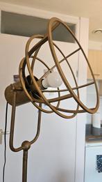 Industriële Goudkleurige Stalamp, Huis en Inrichting, Lampen | Vloerlampen, Ophalen, Gebruikt, Metaal, 150 tot 200 cm