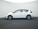 Toyota Auris 1.8 Hybrid Dynamic | Parkeersensoren | Navigati, Auto's, Gebruikt, 4 cilinders, Wit, Bedrijf