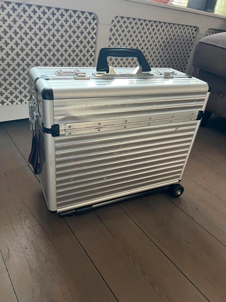 Hardcase Koffer met Wielen, Sieraden, Tassen en Uiterlijk, Beautycases, Gebruikt, Hardcase, Grijs, Ophalen of Verzenden