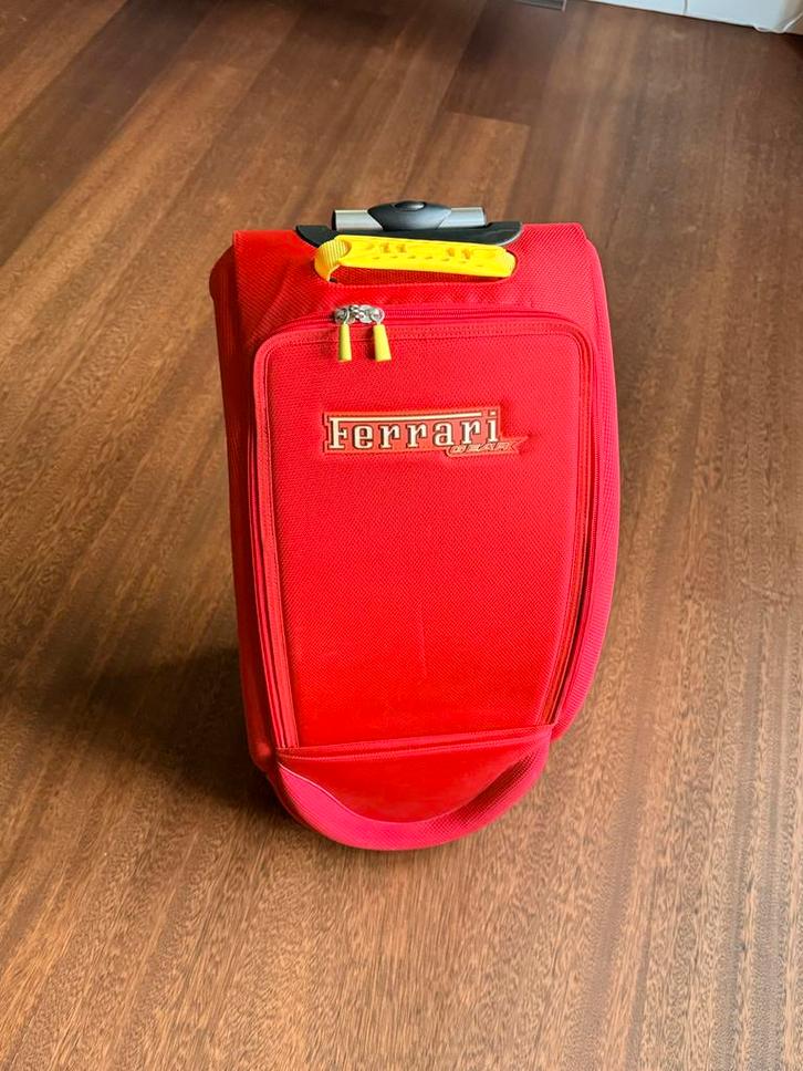 Orginele Ferrari Trolley reiskoffer - Stijlvol Reizen!, Sieraden, Tassen en Uiterlijk, Koffers, Zo goed als nieuw, Zacht kunststof