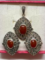 Zilveren oorbellen en ketting hanger met carneool, Nieuw, 5646JA, Info@zilverenedelstenen.nl, Met edelsteen