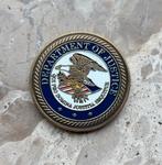 US Department of Justice coin, Verzamelen, Militaria | Algemeen, Ophalen of Verzenden, Landmacht, Amerika, Embleem of Badge