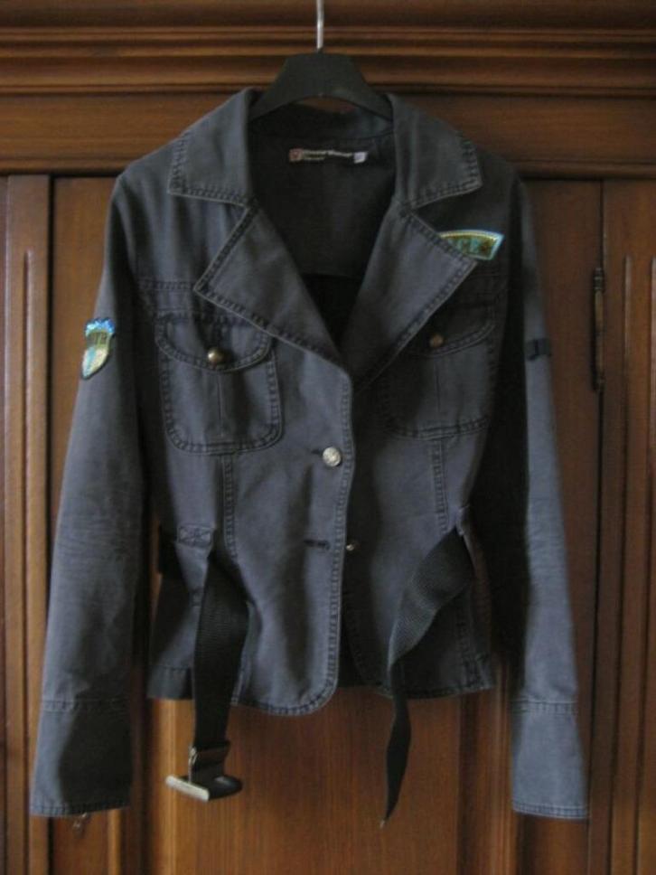 Grijs modern jasje Wonder Woman maat 36 heel mooi Cool Cat, Kleding | Dames, Jasjes, Kostuums en Pakken, Zo goed als nieuw, Jasje