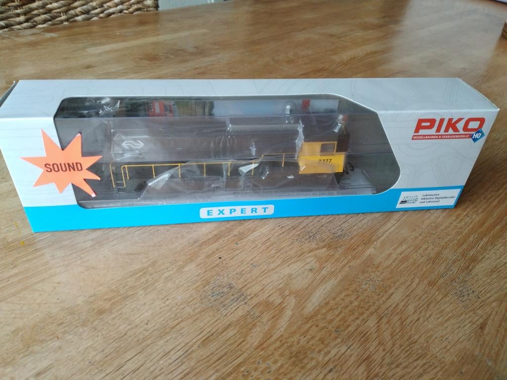PIKO 52685 Diesellocomotief Serie 2200 van de NS, Hobby en Vrije tijd, Modeltreinen | H0, Wisselstroom, Locomotief, Piko, Ophalen of Verzenden