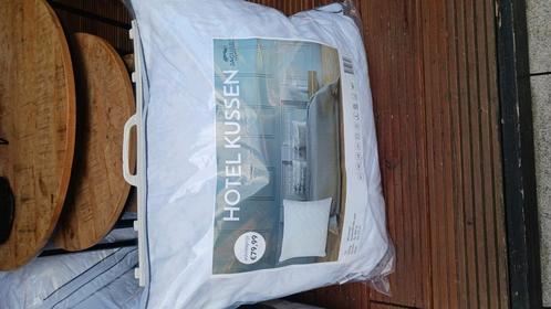 Hoofdkussen van Top kwaliteit 4 stuks nog., Huis en Inrichting, Slaapkamer | Beddengoed, Zo goed als nieuw, Kussen, Eenpersoons