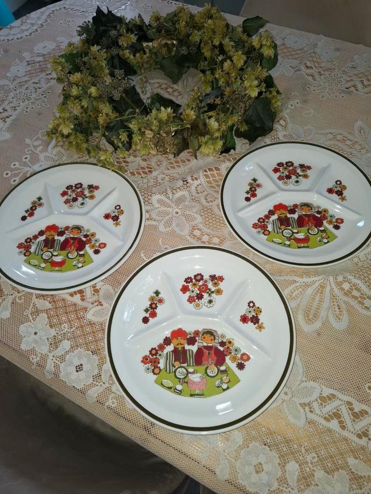 Figgjo Flint Folklore Vakjesborden (3),fondueborden, Huis en Inrichting, Keuken | Servies, Zo goed als nieuw, Bord(en), Overige stijlen