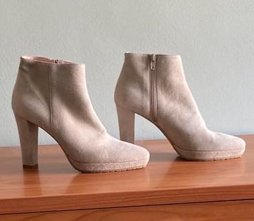 Lilian beige laarsjes maat 38 beschikbaar voor biedingen