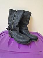 UGG halfhoge laars 41 ZGAN, Kleding | Dames, Schoenen, Hoge laarzen, UGG, Zwart, Ophalen of Verzenden