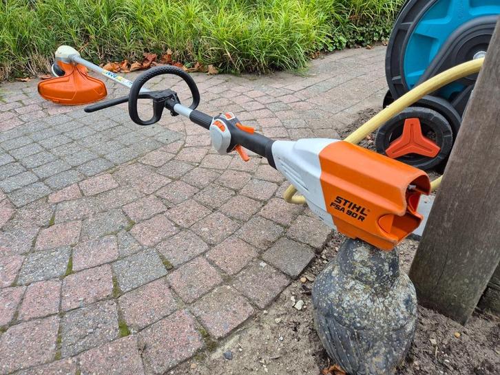 STIHL FSA 90 R Accu kantenmaaier  BODY, Tuin en Terras, Bosmaaiers, Zo goed als nieuw, Benzine, 30 tot 50 cm, Ophalen