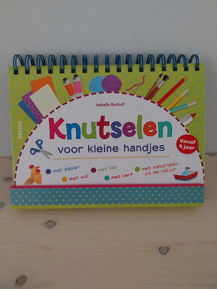 Knutsel boekje en knutsel spullen, Hobby en Vrije tijd, Knutselen, Zo goed als nieuw, Materiaal, Ophalen of Verzenden