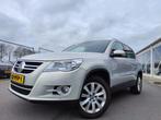 Volkswagen Tiguan 1.4 TSI Sport&Style (bj 2011), Auto's, Origineel Nederlands, Te koop, Zilver of Grijs, 5 stoelen