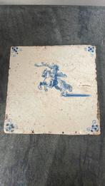 Antieke wandtegel, delfts blauw, ridder met paard, Antiek en Kunst, Antiek | Wandborden en Tegels, Ophalen of Verzenden