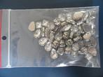 Zakje met ca 40 look a like diamanten in diverse vormen, Ophalen of Verzenden, Nieuw, Overige typen
