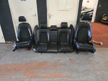 Volkawagen passat interieur half alcantara half leer stoelen beschikbaar voor biedingen