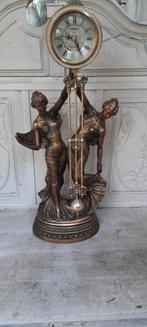 Antieke Pendule met Vrouwenfiguren, Ophalen