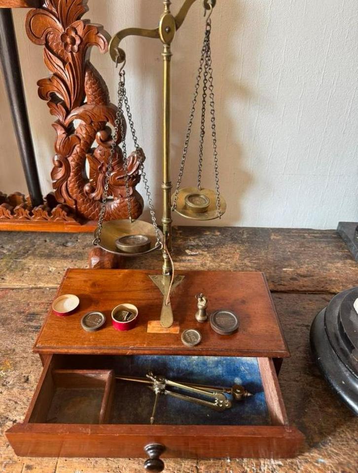 Uitgebreide antieke engelse weegschaal in kistje, Antiek en Kunst, Antiek | Woonaccessoires, Ophalen of Verzenden