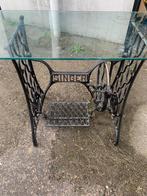 Onderstel van een trap naaimachine met blad, Tuin en Terras, Ophalen of Verzenden, Rechthoekig