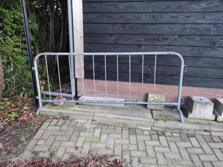 Verhuur dranghekken 60 stuks, Hobby en Vrije tijd, Feestartikelen | Verhuur, Zo goed als nieuw, Overige, Ophalen