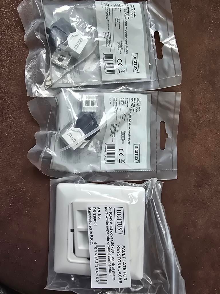 Netwerk Componenten - Keystone Modules en Faceplate, Computers en Software, Netwerk switches, Nieuw, Ophalen of Verzenden