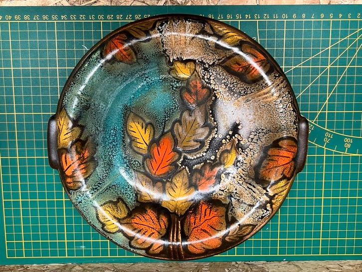 Zeldzame Plazuid Gouda schaal met uraanglazuur, Antiek en Kunst, Antiek | Keramiek en Aardewerk, Ophalen of Verzenden