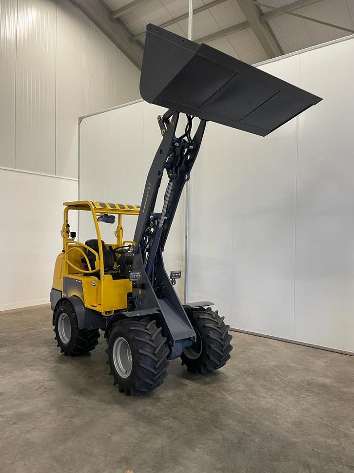 Eurotrac W12 -S mini schovel /compactlader, Zakelijke goederen, Machines en Bouw | Kranen en Graafmachines, Ophalen of Verzenden