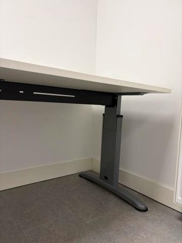 Verstelbaar bureau - Zo goed als nieuw! - afbeelding 2