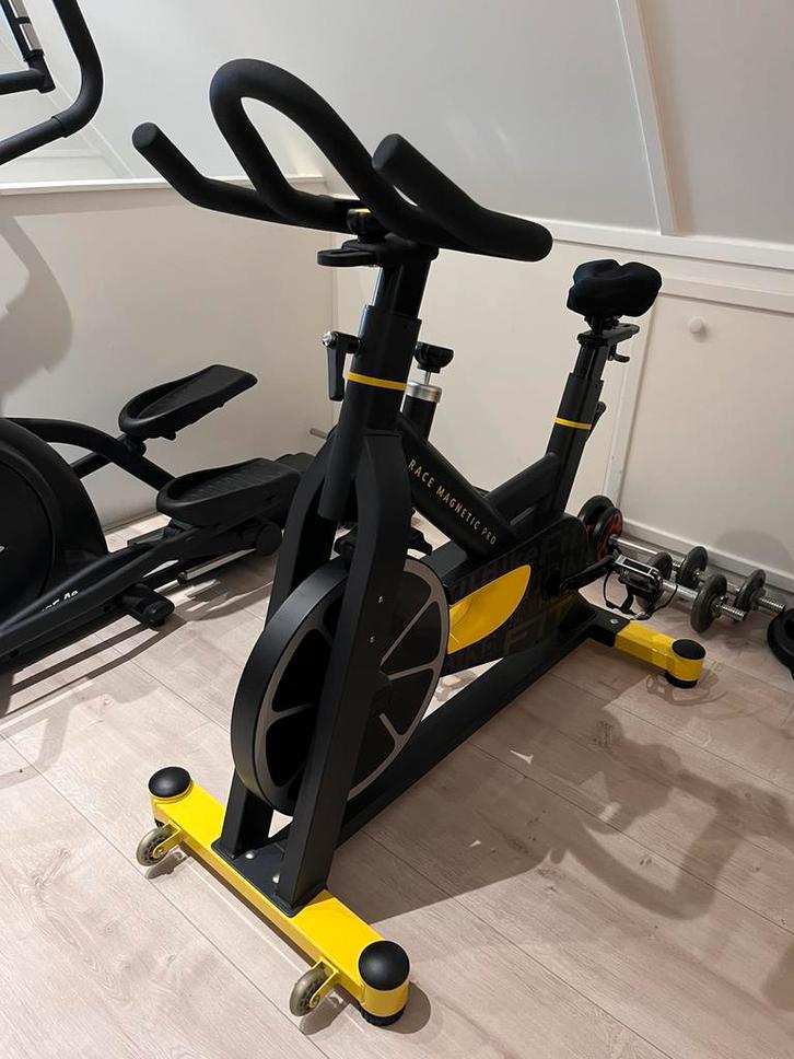 FitBike race Magnetic Pro - Spinningfiets, Sport en Fitness, Fitnessapparatuur, Zo goed als nieuw, Spinningfiets, Ophalen of Verzenden