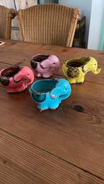 Plantenpotjes model olifantjes in 4 kleuren, Tuin en Terras, Bloempotten, Ophalen, Gebruikt, Rond, Tuin