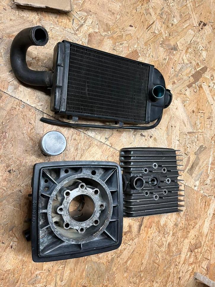 Ks125 radiateur en cilinder, Fietsen en Brommers, Brommeronderdelen | Zundapp, Zo goed als nieuw, Cilinder, Ophalen of Verzenden