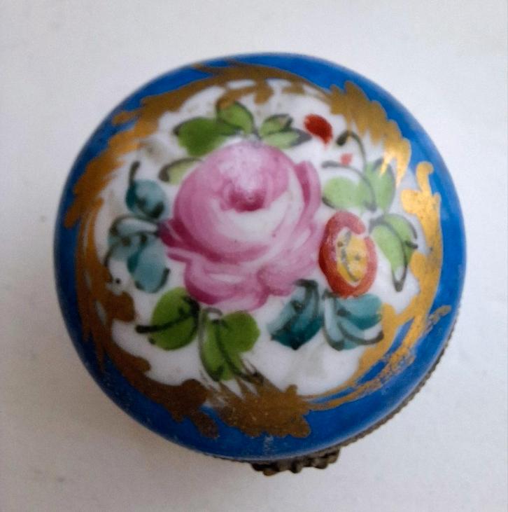 Antiek Porseleinen Doosje met Roos, Antiek en Kunst, Antiek | Keramiek en Aardewerk, Ophalen of Verzenden