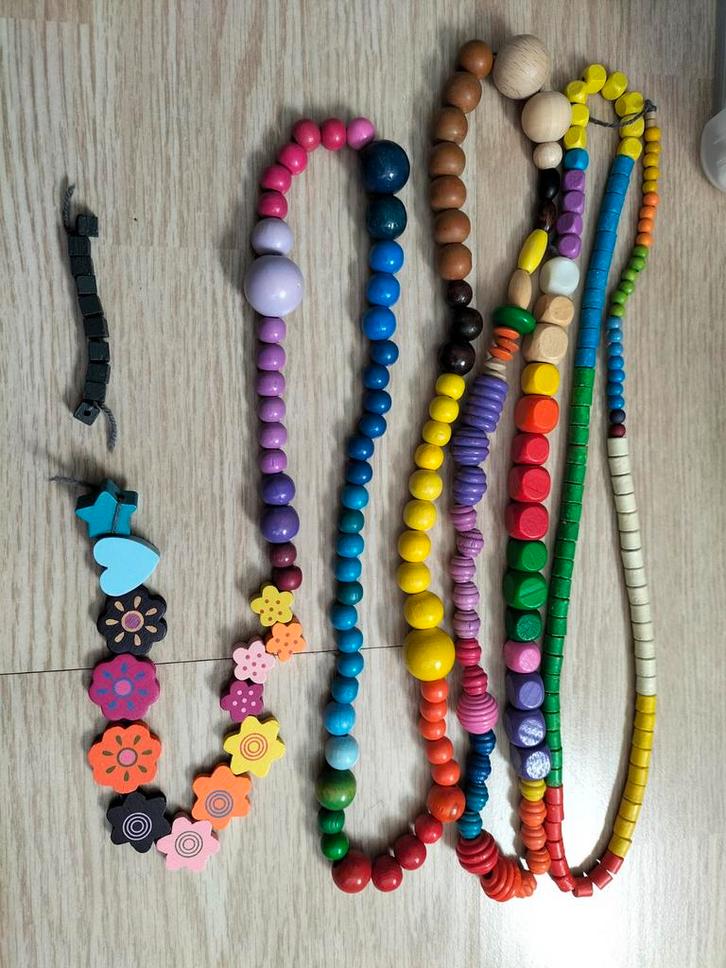 Kralen assortiment - hartjes, rondjes, sterren..., Kinderen en Baby's, Speelgoed | Babyspeelgoed, Gebruikt, Overige typen, Ophalen of Verzenden