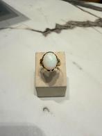 14k Gouden Damesring met Opaal - Vintage Maat 18,5, 18 tot 19, Gebruikt, Goudpunt, Ophalen of Verzenden