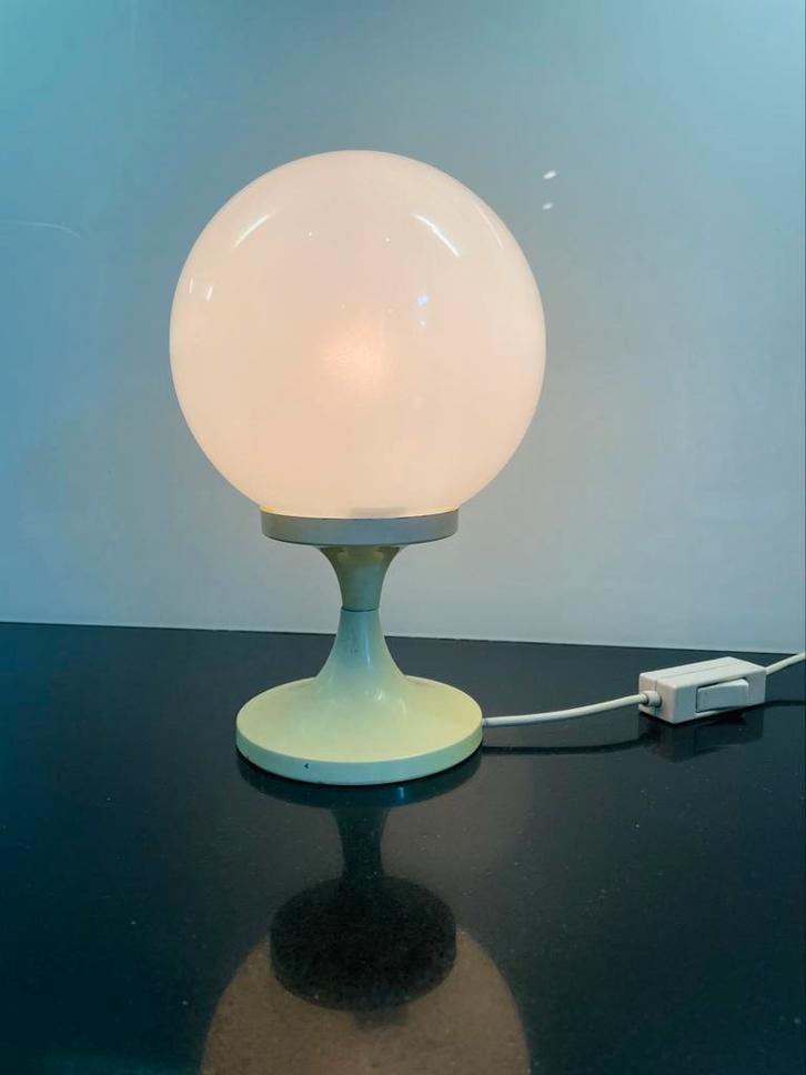 1960 Geklemde BOL Lamp op Aluminium voet, Huis en Inrichting, Lampen | Tafellampen, Glas, Metaal, Ophalen of Verzenden