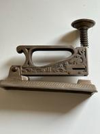 Antieke Hotchkiss nietmachine no2, Ophalen of Verzenden