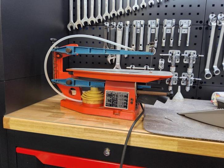 Hegner multicut electrische figuurzaag, Doe-het-zelf en Verbouw, Gereedschap | Zaagmachines, Zo goed als nieuw, Figuurzaag, 600 tot 1200 watt