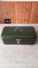 EMAILLE DONKER GROENE BROODTROMMEL MET GOUDEN BIES., Antiek en Kunst, Antiek | Emaille, Ophalen of Verzenden